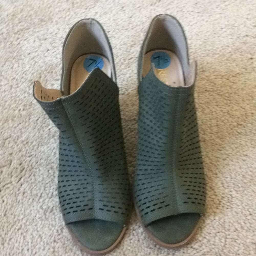 Green Heels